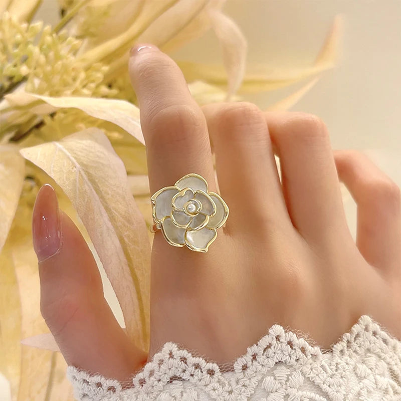 New Elegant White Oil Dripping Camellia Rings For Woman