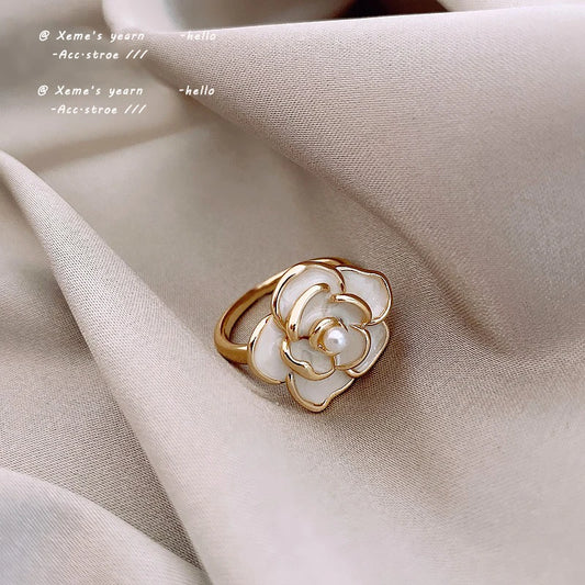 New Elegant White Oil Dripping Camellia Rings For Woman