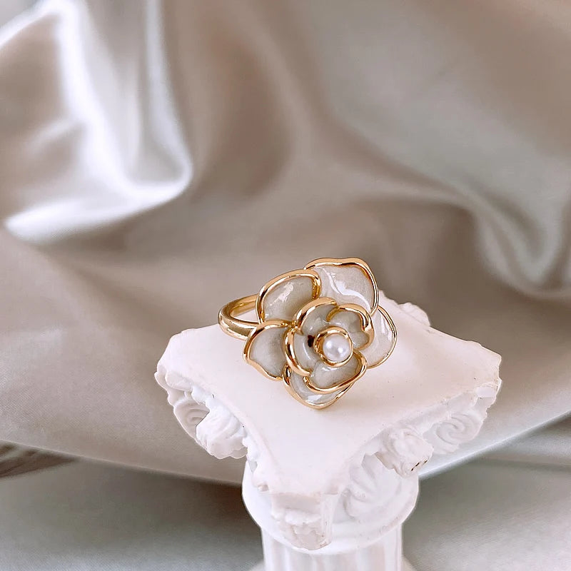 New Elegant White Oil Dripping Camellia Rings For Woman